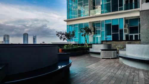 Modern and Cozy 1BR Brooklyn Alam Sutera Apartment By Travelio One-Bedroom Apartment