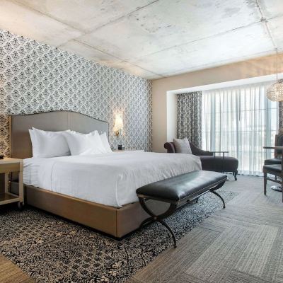 Standard King Room With Mobility Accessible Roll-in Shower Cambria Hotel New Orleans Downtown Warehouse District Promo Code