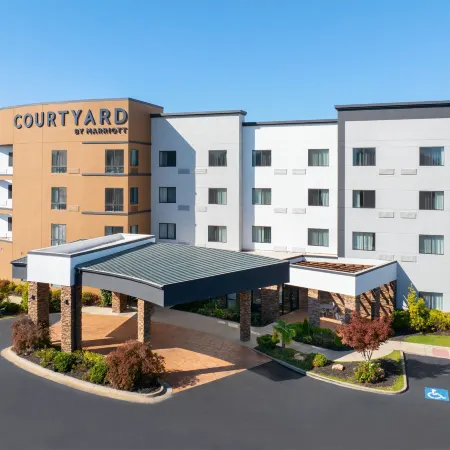 Courtyard Auburn