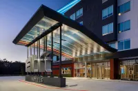Aloft Shenandoah Woodlands Area
