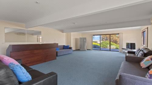 Bimbadeen Four-Bedroom House