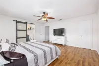 Stylish 5Br  3BA Home w/Pool  Perfect for 16Ppl
