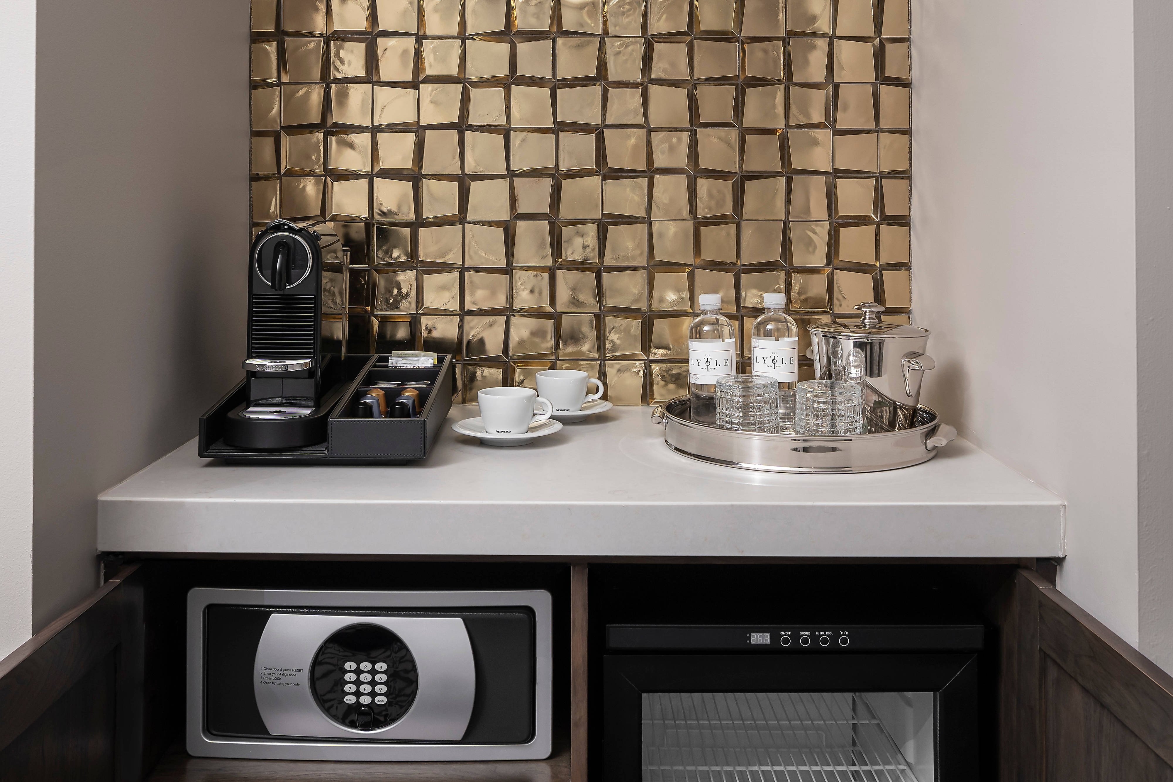 行政套房, 1 张特大床房