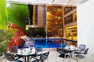 Lakeshore Heights Hotels in 