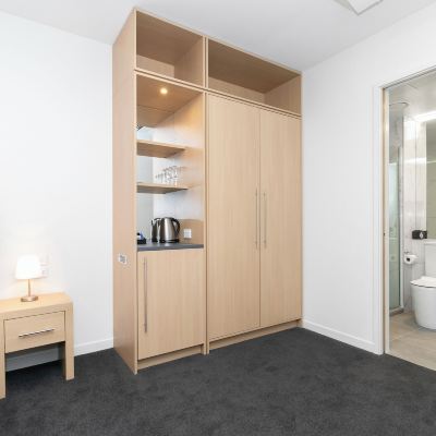 City Room, 1 King Bed, No Windows Christchurch City Hotel Promo Code