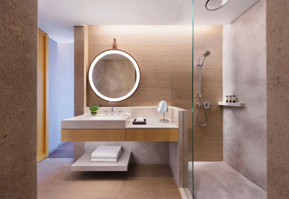 Andaz SingaporeI King Bed Corner City View, Deluxe