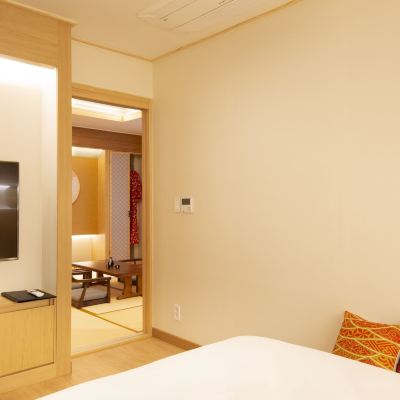 디럭스 더블룸 다다미 Tomonoya Hotel & Ryokan Gyeongju 쿠폰
