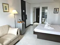 Ninong's Hotel