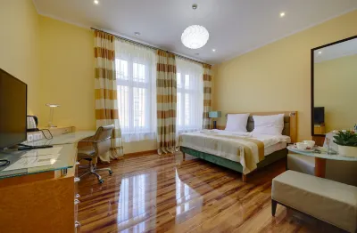 Jagiellonska 3 ApartHotel - Deluxe Rooms with King Beds, City Center, Free Wifi! Hotels in 
