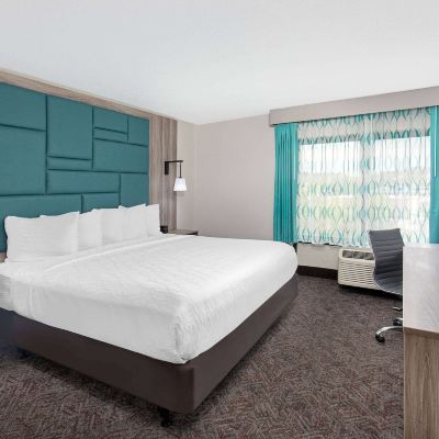 King Room La Quinta Inn by Wyndham Pigeon Forge-Dollywood Promo Code