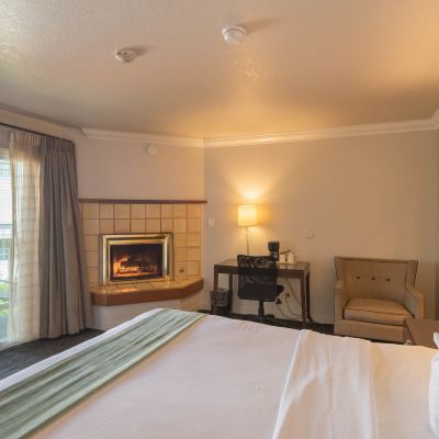 Deluxe King Room with Fireplace Cannery Row Inn Promo Code