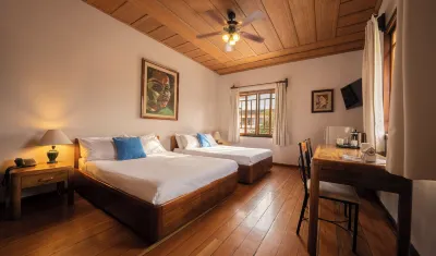 Fleur de Lys Hotel a 