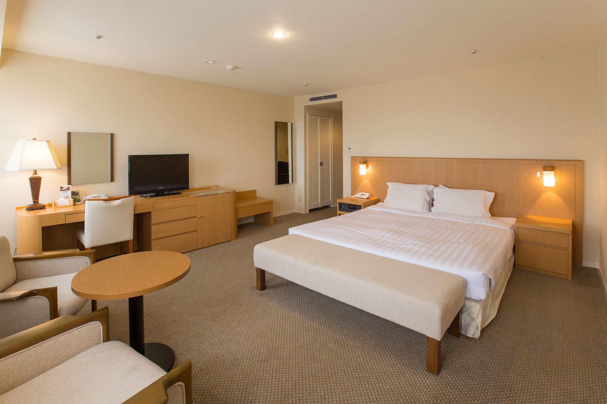 豪华特大床房-禁烟