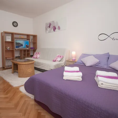 Studio Apartment Tina
