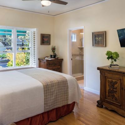 Standard Queen Room The Eagle Inn Promo Code