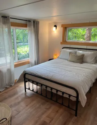 科爾特斯島近湖畔私密大型地產內寵物友好小屋