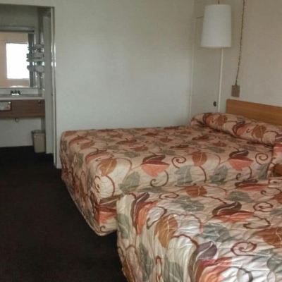 Standard Room, 2 Queen Beds EZ 8 Motel Airporter Promo Code
