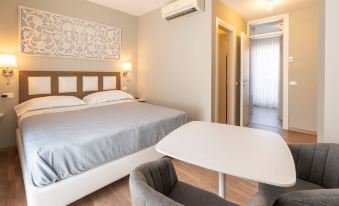 GG8 Hotel &amp; Suite SPA - Housity