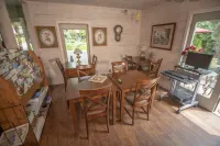 Coachlite Inn