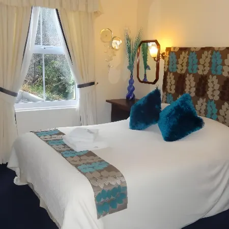 Edward Hotel