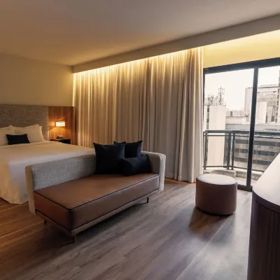 Estanplaza Nações Unidas Hotels near Tower Bridge Corporate