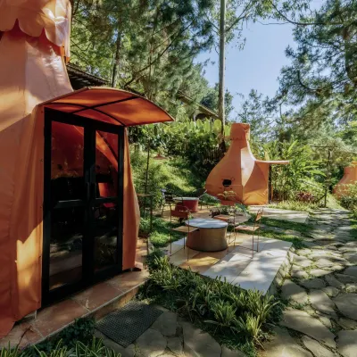 The Lodge Maribaya Hotels near Begonia Garden