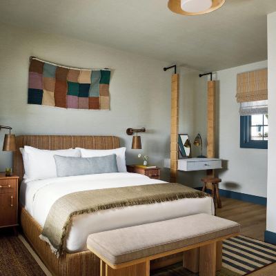Deluxe Queen Room Sunset Beach Motel Promo Code