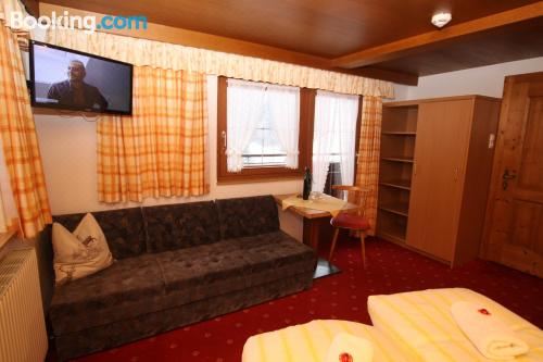 双人房（带梳化床）