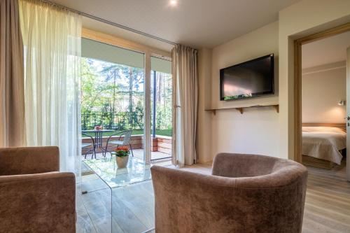 两卧室公寓 - 带露台