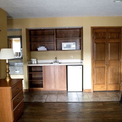Family Suite, Refrigerator & Microwave, Poolside