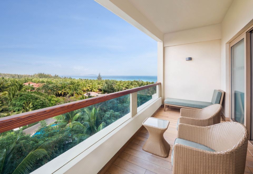 椰林海景大床房