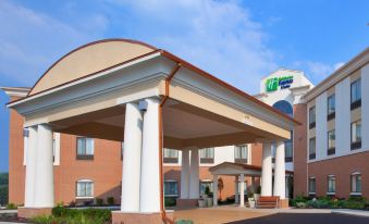 Holiday Inn Express & Suites Akron Regional Airport Area