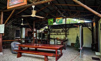 Cabinas Tropicales - Housity