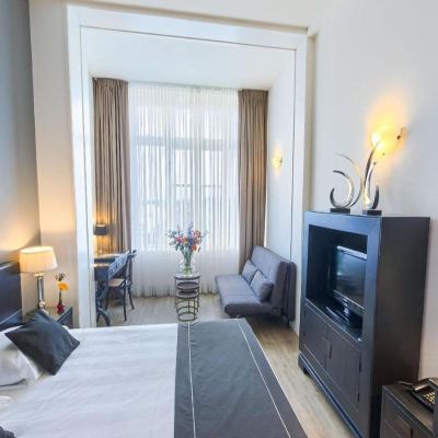Family King Room with Sofa Bed Hotel Chariot Promo Code