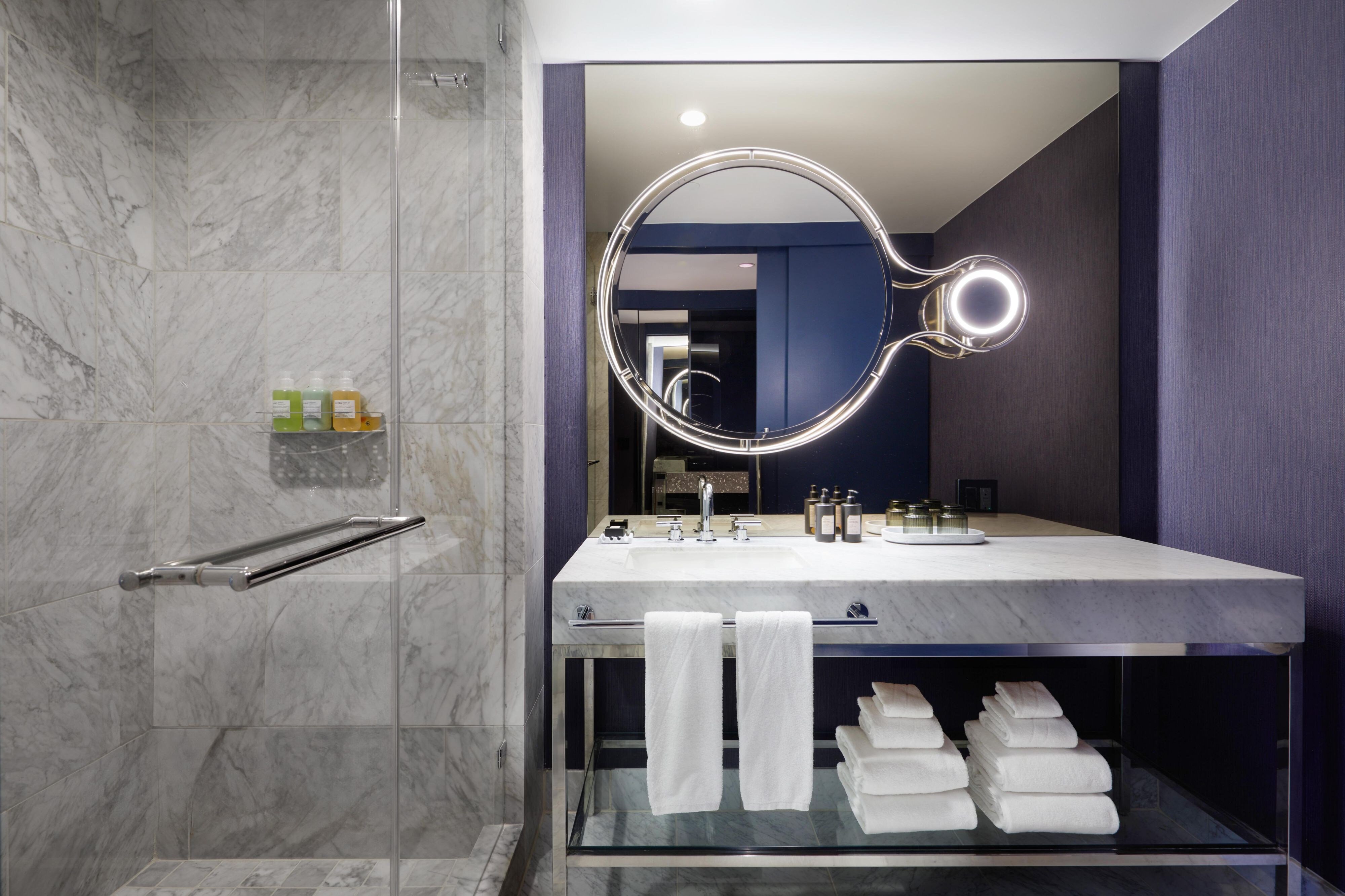 W Hollywood城景绝妙特大床房