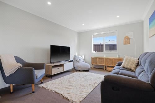 Bay Retreat Three-Bedroom House