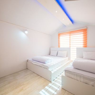 Platonic (Duplex, Whirlpool SPA, 1 Queen Bed, 1 Single Bed, 1 Two-Seater Sofabed, Private House) 사랑그리기 펜션 가평 쿠폰