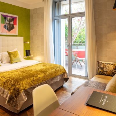 Superior Double or Twin Room Hotel des Arceaux Promo Code