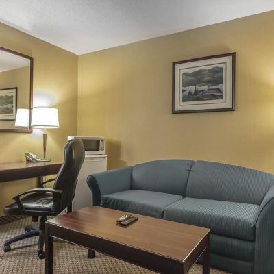 Standard Queen Suite With Sofa Bed-Non-Smoking Jolly Roger Inn & Resort Promo Code