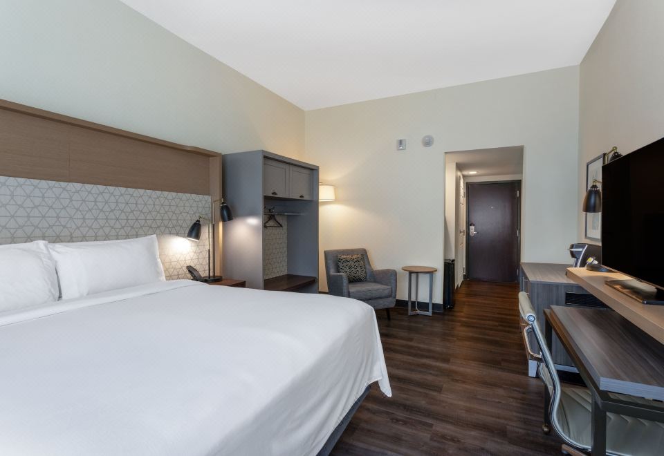 标准特大床房，带通讯无障碍的无障碍淋浴