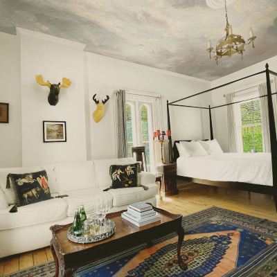 Signature Room, 1 Queen Bed with Sofa Bed, Non Smoking, Garden View Merrill House Promo Code