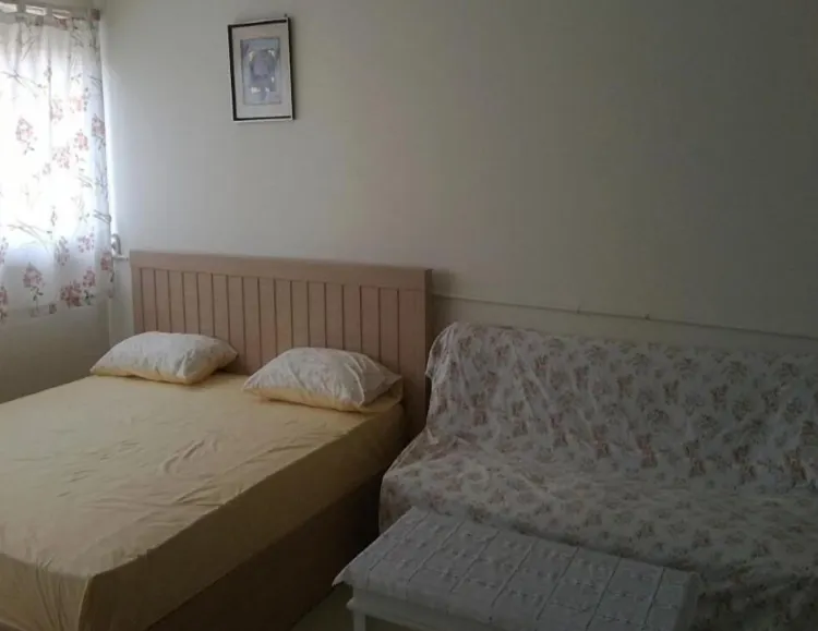 อพาร์ตเมนต์แบบ 2 ห้องนอนพร้อมวิวตัวเมือง