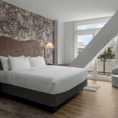 至尊套房，1張特大床（帶露台通道） 格羅夫酒店優惠