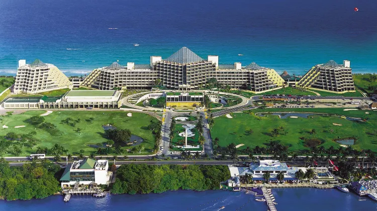 Paradisus Cancún Exterior