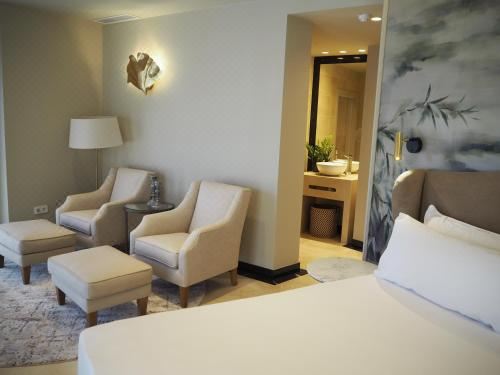 小型套房（带海景的）