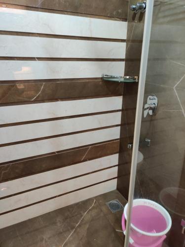 双床房（带淋浴）