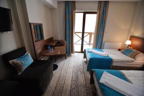 带阳台的三人房