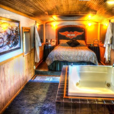 Room, Private Bathroom (Easy Rider)