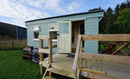 Showman's Hut @ Westcote - Housity