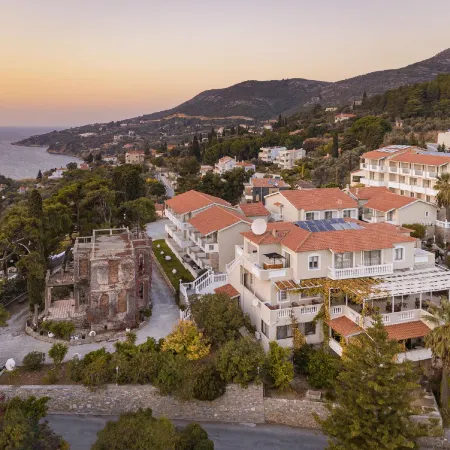 Ino Hotel & Suites